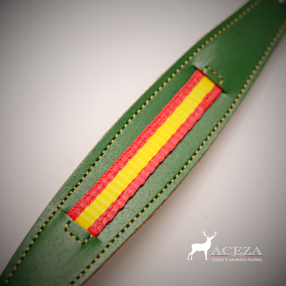 Collar de perro verde con bandera de España