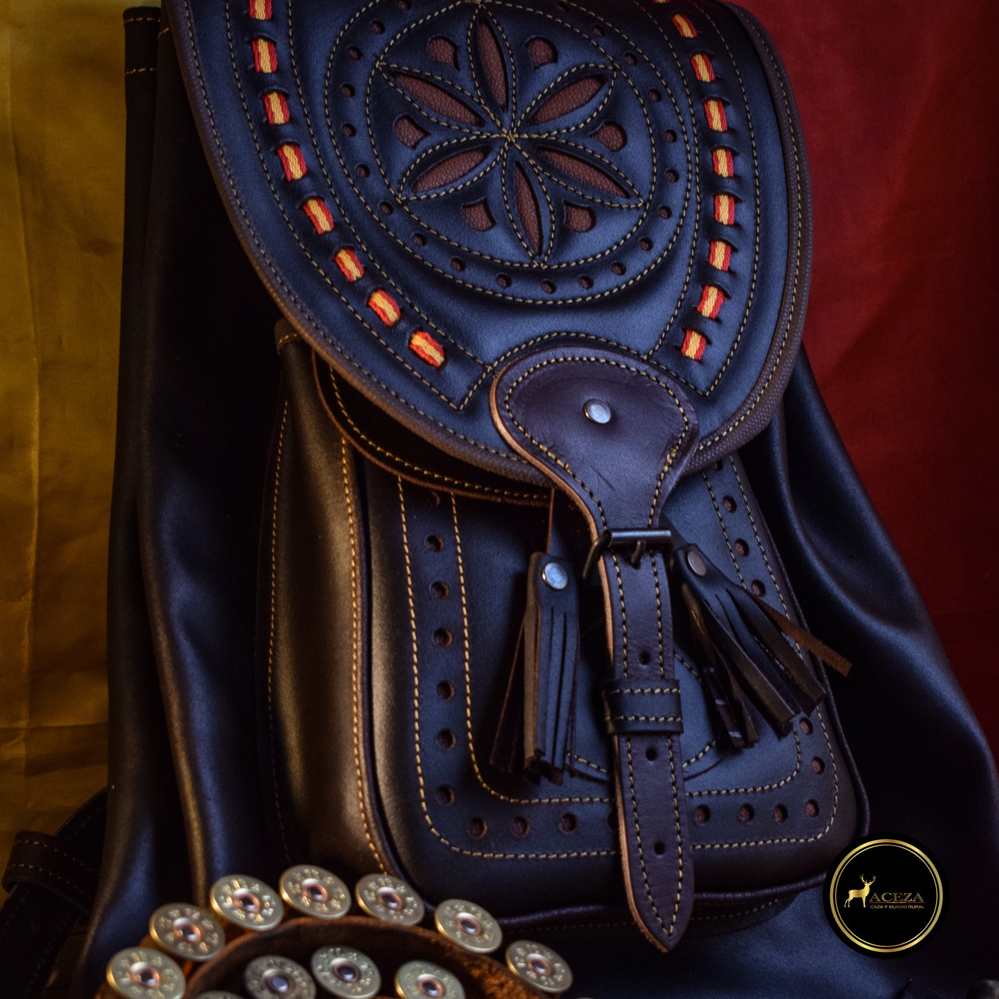 Imagen genérica del morral de caza de cuero español, con diseño elegante y práctico. Descubre la calidad en ACEZA