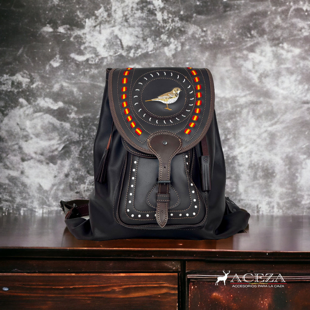 Morral de caza de cuero con zorzal , vista frontal con bolsillo