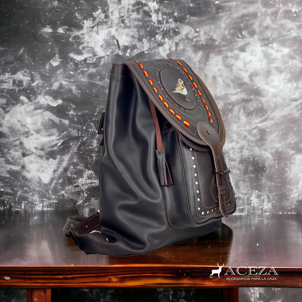 Morral de caza de cuero con zorzal , vista lateral 