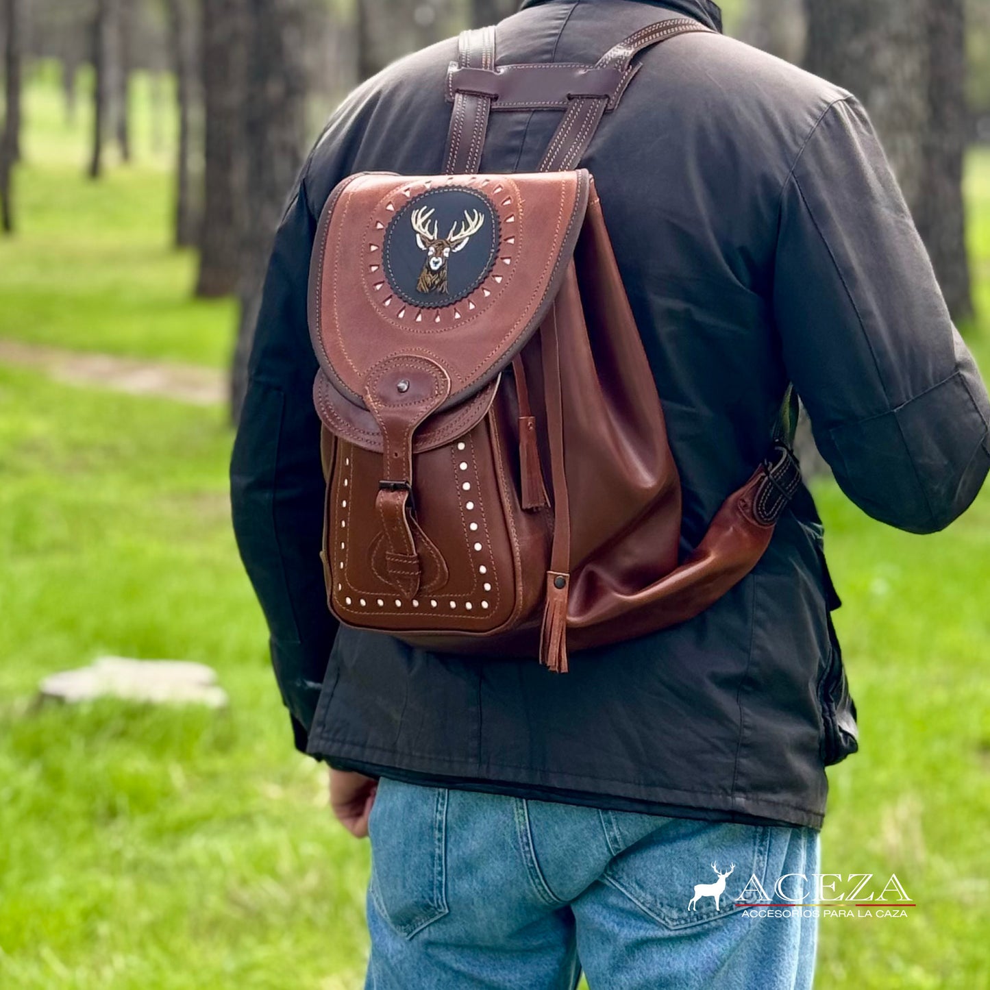 Morral de caza PREMIUM de becerro bordado venado